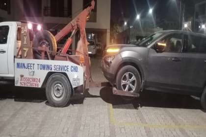 Manjeet Towing Services, Best Towing Service In Mohali, Top Towing Service In Mohali, 24 Hour Towing Service In Mohali, Towing Service near me, Tow Van near me 